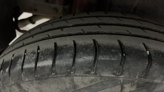 Used 2014 Maruti Suzuki Swift [2011-2017] VXi Petrol Manual tyres RIGHT REAR TYRE TREAD VIEW