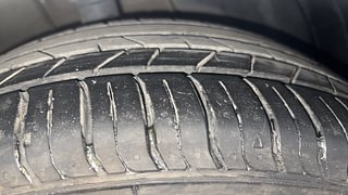 Used 2021 Hyundai New i20 Asta 1.0 Turbo IMT Petrol Manual tyres RIGHT FRONT TYRE TREAD VIEW