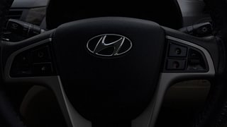 Used 2013 Hyundai Verna [2011-2015] Fluidic 1.6 CRDi SX Diesel Manual top_features Airbags