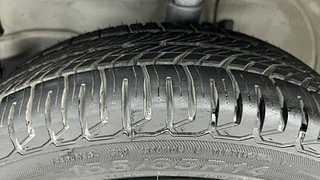Used 2017 Maruti Suzuki Wagon R 1.0 [2010-2019] VXi Petrol Manual tyres LEFT FRONT TYRE TREAD VIEW