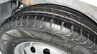 Used 2015 Hyundai i10 magna 1.1 Petrol Manual tyres RIGHT REAR TYRE TREAD VIEW
