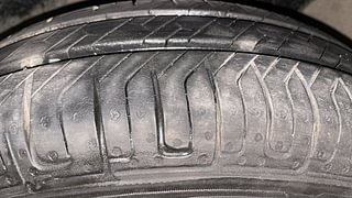 Used 2017 Renault Kwid [2015-2019] 1.0 RXT AMT Petrol Automatic tyres LEFT FRONT TYRE TREAD VIEW