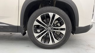 Used 2023 MG Motors Hector Plus Savvy Pro 1.5 Turbo Petrol CVT 6 STR Petrol Automatic tyres RIGHT FRONT TYRE RIM VIEW