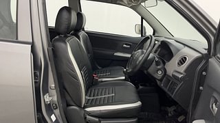 Used 2011 Maruti Suzuki Wagon R 1.0 [2010-2019] LXi Petrol Manual interior RIGHT SIDE FRONT DOOR CABIN VIEW