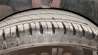 Used 2022 Renault Kwid 1.0L RXT(O) AMT Petrol Automatic tyres RIGHT FRONT TYRE TREAD VIEW