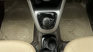 Used 2013 Hyundai i10 [2010-2016] Era Petrol Petrol Manual interior GEAR  KNOB VIEW