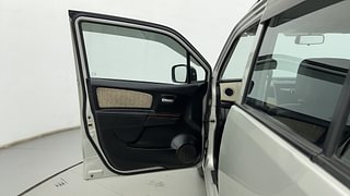 Used 2017 Maruti Suzuki Wagon R 1.0 [2010-2019] VXi Petrol Manual interior LEFT FRONT DOOR OPEN VIEW