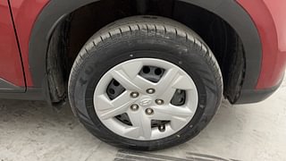 Used 2023 Hyundai Venue SX 1.2 Petrol Petrol Manual tyres RIGHT FRONT TYRE RIM VIEW