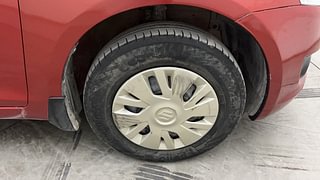 Used 2014 Maruti Suzuki Swift [2011-2017] VXi Petrol Manual tyres RIGHT FRONT TYRE RIM VIEW