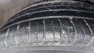 Used 2021 Hyundai New i20 Asta 1.0 Turbo IMT Petrol Manual tyres RIGHT FRONT TYRE TREAD VIEW