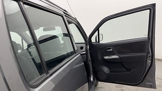 Used 2011 Maruti Suzuki Wagon R 1.0 [2010-2019] LXi Petrol Manual interior RIGHT FRONT DOOR OPEN VIEW