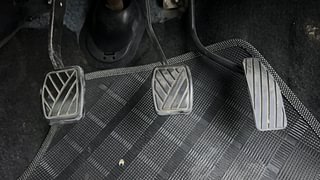 Used 2017 Maruti Suzuki Wagon R 1.0 [2010-2019] VXi Petrol Manual interior PEDALS VIEW