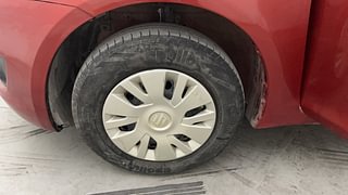 Used 2014 Maruti Suzuki Swift [2011-2017] VXi Petrol Manual tyres LEFT FRONT TYRE RIM VIEW