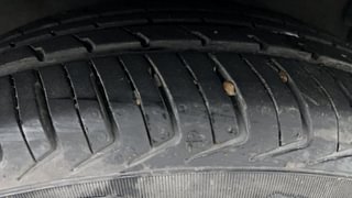 Used 2011 Hyundai i10 Sportz 1.2 Petrol + CNG (Outside Fitted) Petrol+cng Manual tyres RIGHT FRONT TYRE TREAD VIEW