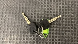 Used 2013 Hyundai i10 [2010-2016] Era Petrol Petrol Manual extra CAR KEY VIEW