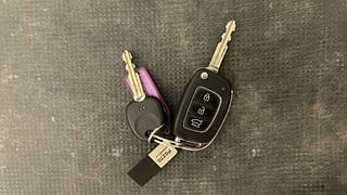 Used 2017 Hyundai Elite i20 [2014-2018] Asta 1.2 Petrol Manual extra CAR KEY VIEW