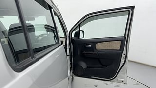 Used 2017 Maruti Suzuki Wagon R 1.0 [2010-2019] VXi Petrol Manual interior RIGHT FRONT DOOR OPEN VIEW