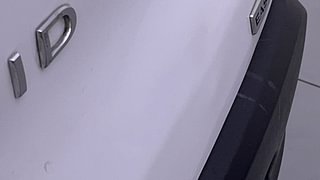 Used 2017 Renault Kwid [2015-2019] 1.0 RXT AMT Petrol Automatic dents MINOR DENT