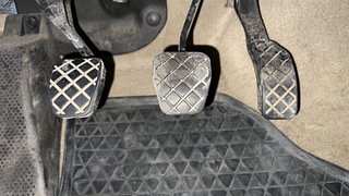 Used 2017 Volkswagen Polo [2015-2019] Highline1.2L (P) Petrol Manual interior PEDALS VIEW