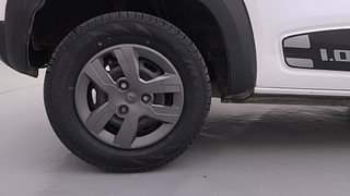 Used 2017 Renault Kwid [2015-2019] 1.0 RXT AMT Petrol Automatic tyres RIGHT REAR TYRE RIM VIEW