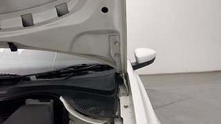 Used 2017 Volkswagen Polo [2015-2019] Highline1.2L (P) Petrol Manual engine ENGINE LEFT SIDE HINGE & APRON VIEW