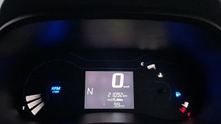 Used 2022 Renault Kwid 1.0L RXT(O) AMT Petrol Automatic interior CLUSTERMETER VIEW