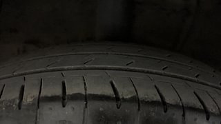 Used 2020 Hyundai Grand i10 [2017-2020] Asta 1.2 Kappa VTVT Petrol Manual tyres RIGHT REAR TYRE TREAD VIEW