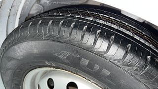 Used 2015 Hyundai i10 magna 1.1 Petrol Manual tyres RIGHT FRONT TYRE TREAD VIEW
