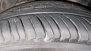 Used 2013 Hyundai Verna [2011-2015] Fluidic 1.6 CRDi SX Diesel Manual tyres LEFT REAR TYRE TREAD VIEW