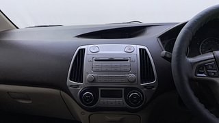 Used 2012 Hyundai i20 [2008-2012] Sportz 1.2 Petrol Manual top_features Integrated (in-dash) music system