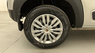 Used 2022 Renault Kwid RXL 1.0 SCE Petrol Manual tyres RIGHT REAR TYRE RIM VIEW