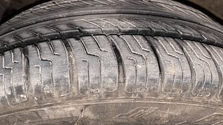 Used 2018 Hyundai Grand i10 [2017-2020] Sportz 1.2 Kappa VTVT Petrol Manual tyres LEFT FRONT TYRE TREAD VIEW