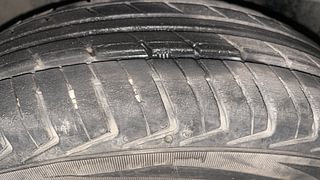 Used 2017 Renault Kwid [2015-2019] 1.0 RXT AMT Petrol Automatic tyres RIGHT FRONT TYRE TREAD VIEW