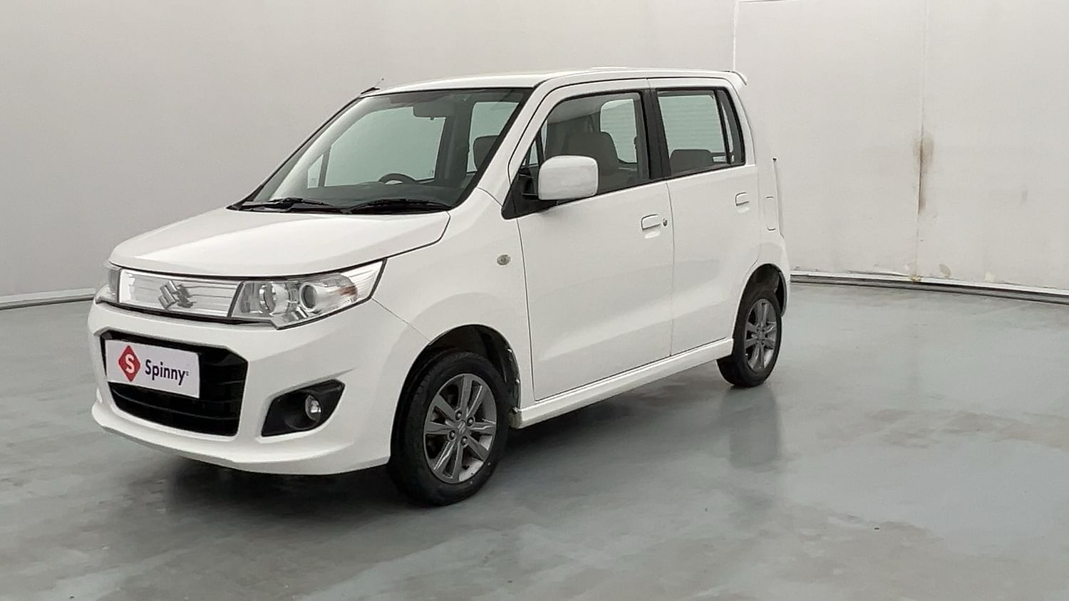 LEFT FRONT CORNER VIEW