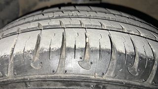 Used 2016 Hyundai Grand i10 [2013-2017] Sportz 1.2 Kappa VTVT Petrol Manual tyres LEFT FRONT TYRE TREAD VIEW