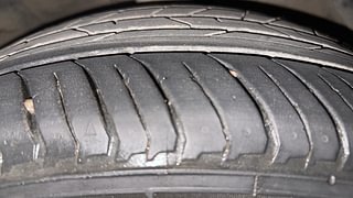 Used 2013 Hyundai Verna [2011-2015] Fluidic 1.6 CRDi SX Diesel Manual tyres RIGHT FRONT TYRE TREAD VIEW