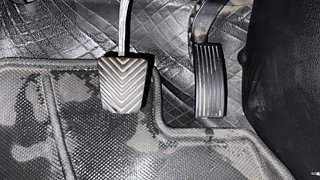 Used 2021 Hyundai Venue [2019-2022] SX 1.0  Turbo iMT Petrol Manual interior PEDALS VIEW