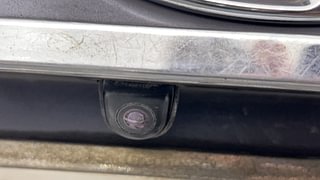 Used 2019 Hyundai Verna [2017-2020] 1.6 VTVT SX + AT Petrol Automatic top_features Rear camera
