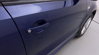 Used 2013 Volkswagen Polo [2010-2014] Highline1.2L (P) Petrol Manual dents MINOR SCRATCH