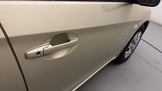 Used 2016 Honda Mobilio [2014-2017] S Diesel Diesel Manual dents MINOR DENT