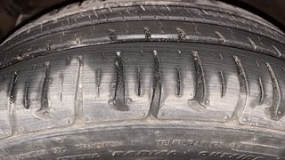 Used 2019 Hyundai Grand i10 [2017-2020] Sportz 1.2 Kappa VTVT Petrol Manual tyres LEFT FRONT TYRE TREAD VIEW