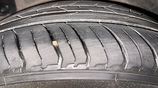 Used 2013 Hyundai Verna [2011-2015] Fluidic 1.6 CRDi SX Diesel Manual tyres RIGHT REAR TYRE TREAD VIEW