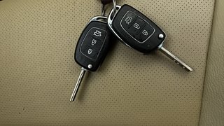 Used 2016 Hyundai Fluidic Verna 4S [2015-2017] 1.6 CRDi SX Diesel Manual extra CAR KEY VIEW