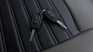 Used 2019 Renault Duster [2015-2019] 85 PS RXS MT Diesel Manual extra CAR KEY VIEW