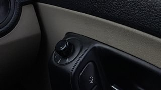Used 2014 Volkswagen Polo [2010-2014] Comfortline 1.2 (D) Diesel Manual top_features Adjustable ORVM