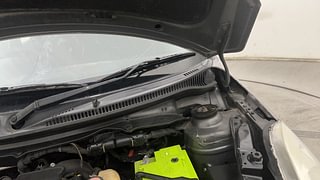 Used 2012 Maruti Suzuki Swift [2011-2017] VDi Diesel Manual engine ENGINE LEFT SIDE HINGE & APRON VIEW