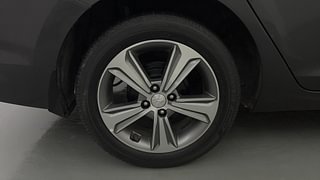 Used 2019 Hyundai Verna [2017-2020] 1.6 VTVT SX (O) Petrol Manual tyres RIGHT REAR TYRE RIM VIEW