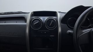 Used 2019 Renault Duster [2015-2019] 85 PS RXS MT Diesel Manual top_features Integrated (in-dash) music system