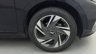 Used 2023 Hyundai New i20 Asta (O) 1.2 MT Petrol Manual tyres RIGHT FRONT TYRE RIM VIEW