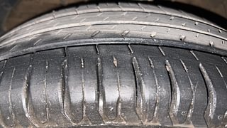 Used 2023 Maruti Suzuki Swift ZXI Petrol Manual tyres LEFT FRONT TYRE TREAD VIEW